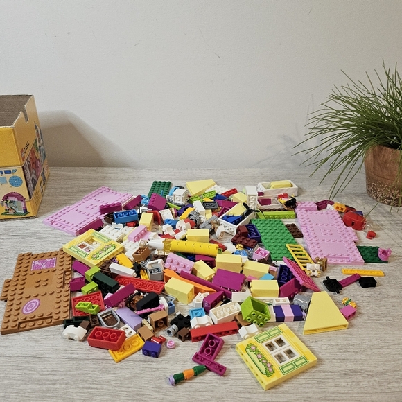 LEGO Classic Storage Box and Unknown Number Of Assorted Buildable Lego Pieces - Picture 10 of 13